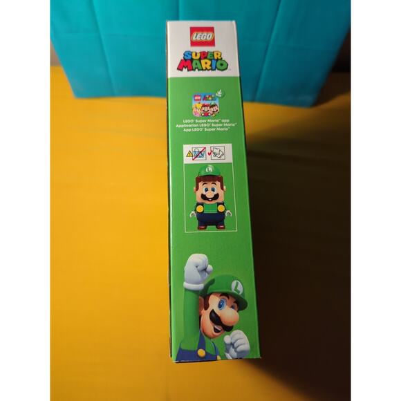 LEGO Super Mario Adventures with Interactive Luigi Building Toy 71440 - Picture 4 of 6